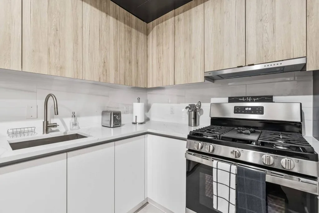 Kitchen — Top Notch 2-Bed/2-Bath in UES Mins to Central Park — The Sixty Two NYC, Lenox Hill, Upper East Side